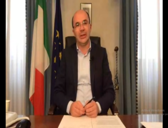 Il sindaco: molti reggiani usano correttamente la mascherina