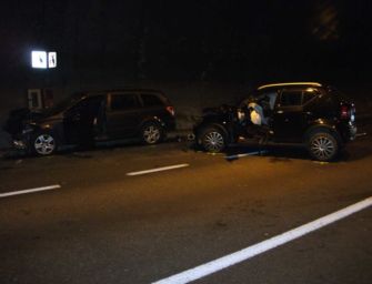 Casina. Incidente frontale sotto la Galleria del Seminario, 4 feriti