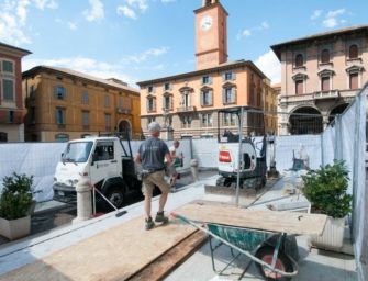 Cantiere davanti alla Cattedrale di Reggio