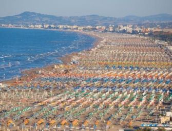 Emergenza Coronavirus spegne annunci in spiaggia a Rimini