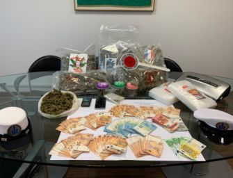 Reggio. Oltre 4 kg di marijuana nascosti nel divano di casa, arrestato 23enne