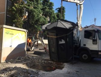 Reggio. Piazza del Popol Giost, rimosso il bagno chimico fuori uso