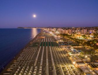 Riccione, alberghi quasi tutti aperti