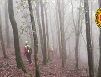 Perdono l’orientamento sul monte Giovo per la fitta nebbia: salvati due escursionisti
