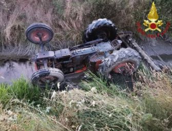 Motta di Cavezzo, muore a 92 anni schiacciato dal trattore mentre lavora nei campi