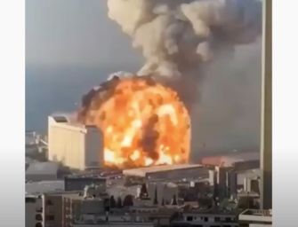 Inferno al porto di Beirut: il video dell’esplosione