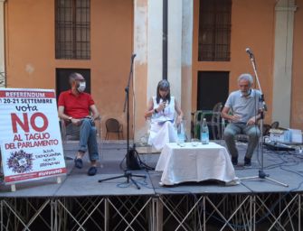 Reggio. Nannicini (Pd) ai chiostri della Ghiara: vogliono tagliare deputati e democrazia, votiamo no