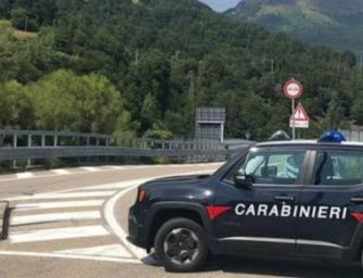 Voragine sulla Ss63 per il Passo del Cerreto, strada chiusa a Collagna