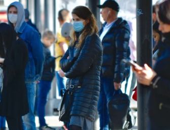 Regione: senza il distanziamento la mascherina è obbligatoria anche all’esterno