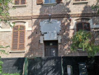 Reggio. Eboli e Casali (FdI): degrado a ex scuola Codemondo, Comune bonifichi l’area