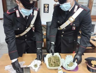 Sant’Ilario. In piazza con la marijuana, il resto è sotto il letto: arrestato 23enne