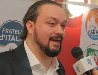 Sindaco Fabbri sui social: i clandestini sono un tumore da sradicare. Polemiche