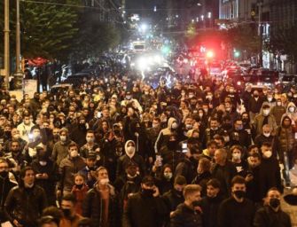 Coprifuoco, rivolta a Napoli: scontri e pietre