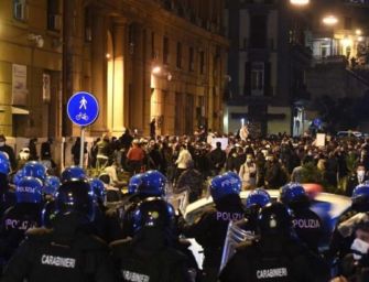 Covid, manifestazioni di protesta e scontri a Milano e Torino