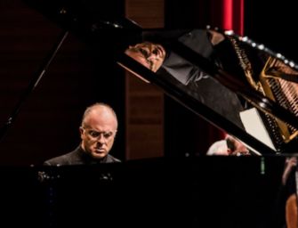 Reggio. Finalmente Domenica in streaming, Arciuli dialoga con Giordano Montecchi