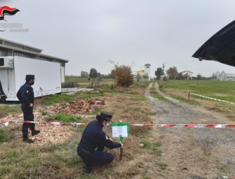Interravano rifiuti pericolosi in un allevamento tra la Bassa e la Val d’Enza: denunciate tre persone