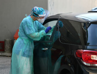 Reggio. Vaccini drive through allo Spallanzani, ma solo per over 80