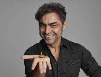 Marco Ligabue compie 50 anni e si regala “Tra via Emilia e blue jeans”