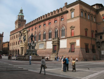 Elezioni comunali a Bologna, le Sardine chiedono primarie di coalizione