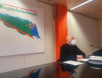 Bonaccini: fase 2 con vaccino nelle scuole