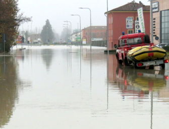 Chiusa la falla sul Panaro, sono 300 le persone evacuate per l’alluvione