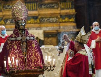 Covid, ci si mette anche San Gennaro