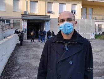 Il sindaco di Reggio: tutti dobbiamo fare il vaccino