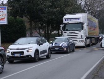 Reggio. Traffico in tilt in via Inghilterra, riapre la rampa di accesso da via Fratelli Rosselli