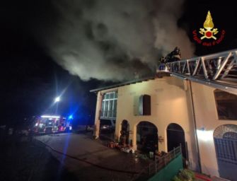 Incendio in una villa di Granarolo dell’Emilia, evacuate quattro famiglie