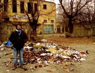 Via Agosti, lo sbando desolato nelle palazzine ex Reggiane. La galleria fotografica di un lettore