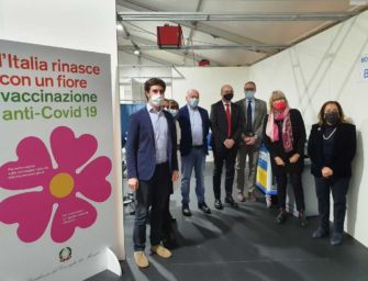 Alle Fiere di Reggio fino a 3mila vaccinati al giorno, Zanni: struttura fondamentale