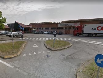 Si calano dal tetto di notte per fare razzia alla Coop di Guastalla