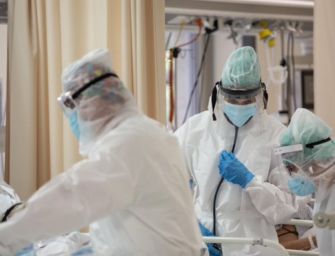 Il sindacato degli ospedalieri: “No ai medici No vax in reparti a rischio”