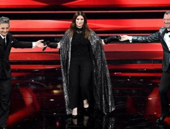 Sanremo, la Pausini sul palco dell’Ariston