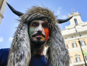 Modena. 57 multati per una cena fuorilegge nella pizzeria di Hermes Ferrari, lo “sciamano” di piazza Montecitorio