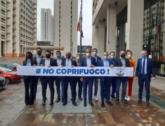 Flashmob della Lega davanti alla Regione: stop al coprifuoco