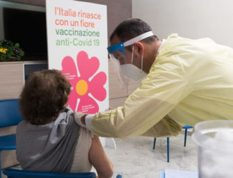 AstraZeneca “raccomandato agli over 60”
