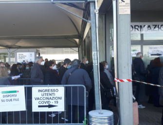 Reggio e il Covid. Tariffe scontate per chi va a vaccinarsi in taxi o noleggio auto con conducente