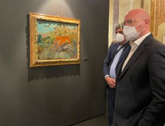 Bonaccini in visita alla mostra su Antonio Ligabue a Palazzo Bentivoglio di Gualtieri