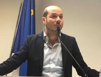 Reggio. Vecchi (Fiom): governo con le banche