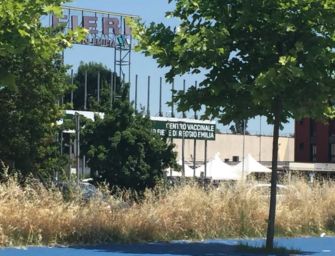 Rubertelli (Ac): centro vaccinale alle Fiere di Reggio, il Comune ripulisca il parcheggio