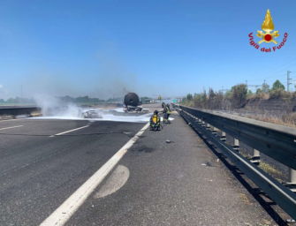 Incidente e fuoco tra Piacenza e Fiorenzuola: 2 morti, chiusa l’A1. Poi riaperta una corsia verso Sud