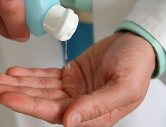 Covid, donati all’Emilia 20mila litri di sapone