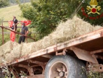 Castellarano. Si ribalta il trattore, muore schiacciato un 67enne