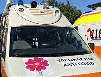 Bologna pensa a camper a scuola per vaccino