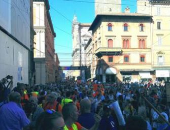 A Bologna sono scesi in piazza in 5mila
