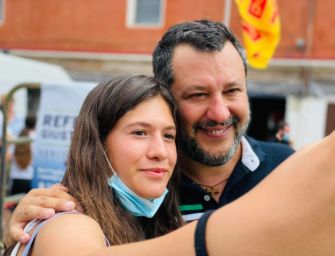 Raccolta firme per il referendum sulla giustizia. Salvini a Bologna: la riforma non si tocca