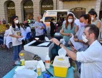 Giovedì 26 agosto il camper vaccinale dell’Ausl di Reggio alla “movida” serale di Albinea
