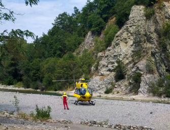 Ragazzo di 22 anni colto da un malore mentre nuota nel torrente Ceno: è gravissimo
