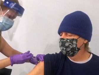MacCartney: vaccinatevi, è cool